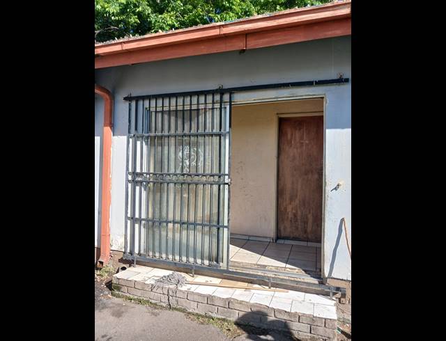 11 BEDROOM HOUSE FOR SALE IN VANDERBIJLPARK CE 4